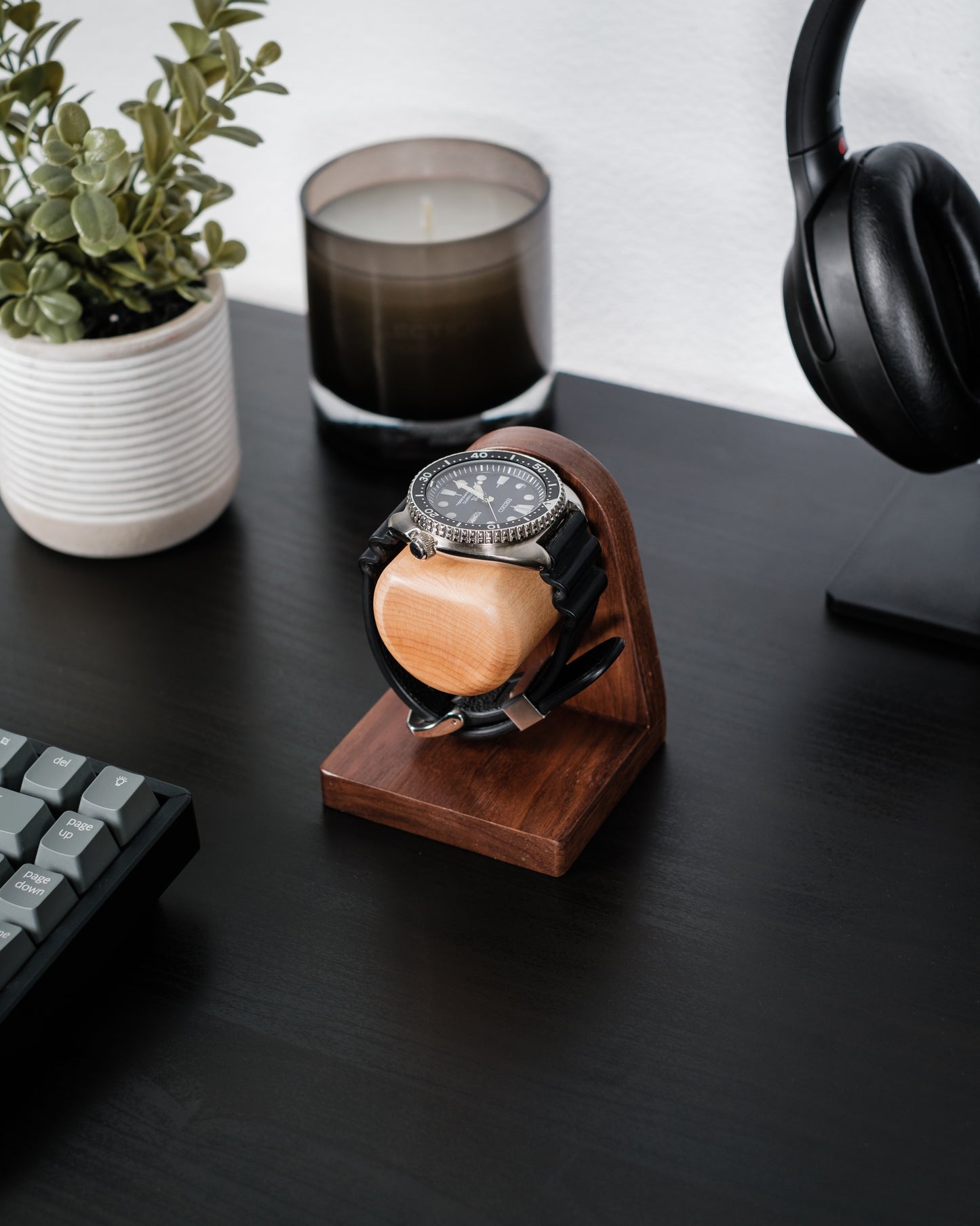 Timestand S (Walnut)