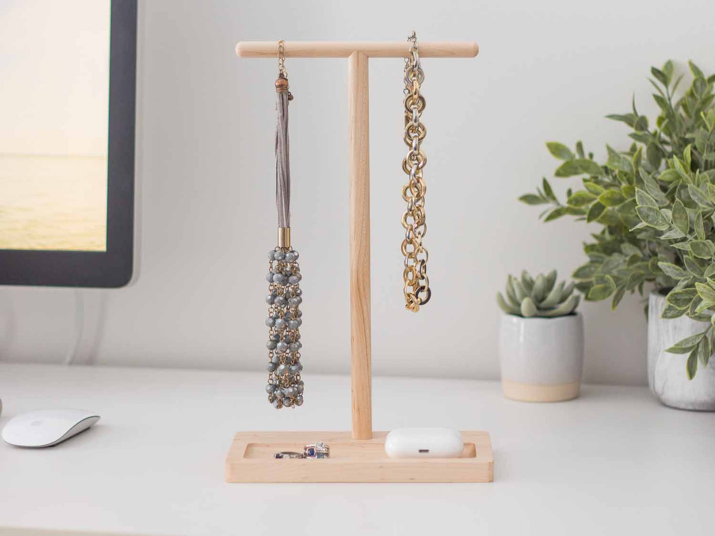 Necklace Holder in Maple